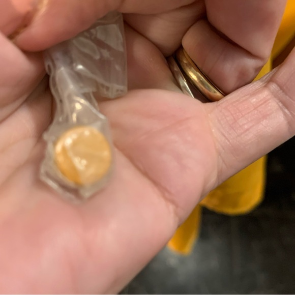 Warehouse mustard yellow shift pleated hem dress UK size 6. US 2. SKU I6 - Picture 11 of 14